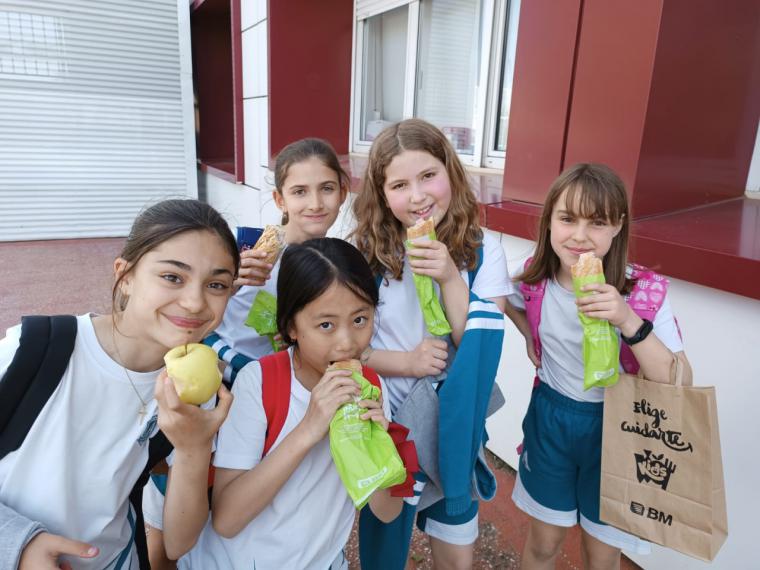 La merienda sana 'Eligecuidarte kids', en Colegio Alarcón