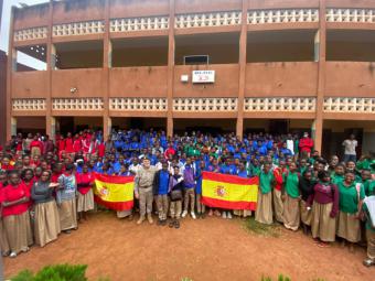 Everest School colabora con el Ejército de Tierra para ayudar a los alumnos de un colegio de África