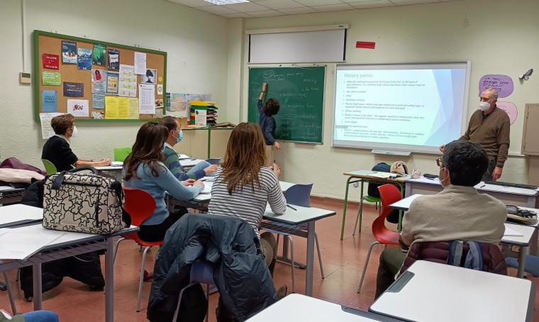 La Escuela Oficial de Idiomas de Pozuelo oferta por segundo año el curso de inglés para profesionales médicos