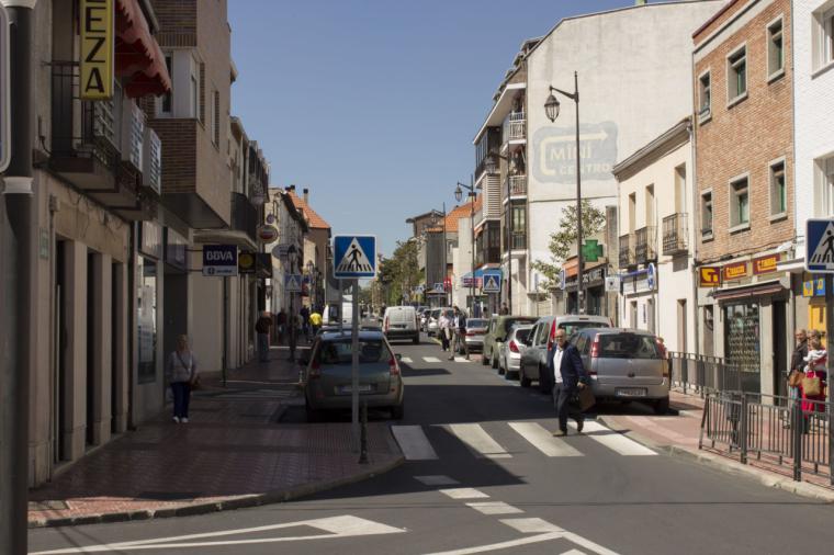 Bascuñana: “Tal y como está el comercio de La Estación no se entiende que la obra del aparcamiento lleve parada más de un año”