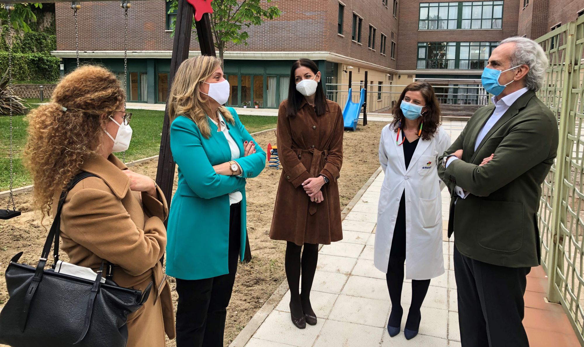 El consejero de Sanidad de la Comunidad de Madrid visita la residencia Amavir Pozuelo