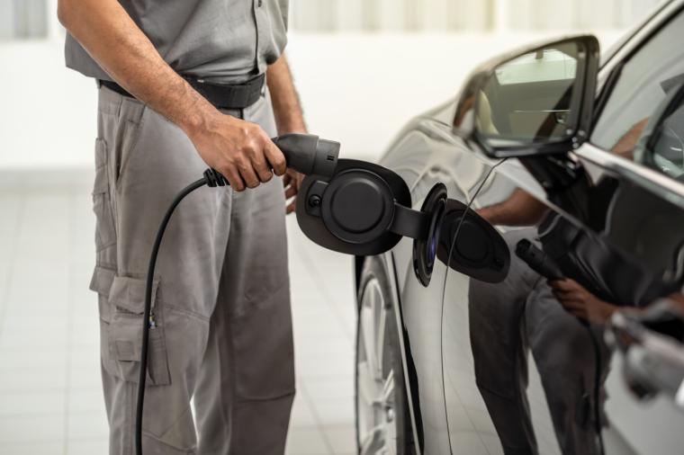 Talleres de coches eléctricos: preparados y formados para atender su demanda