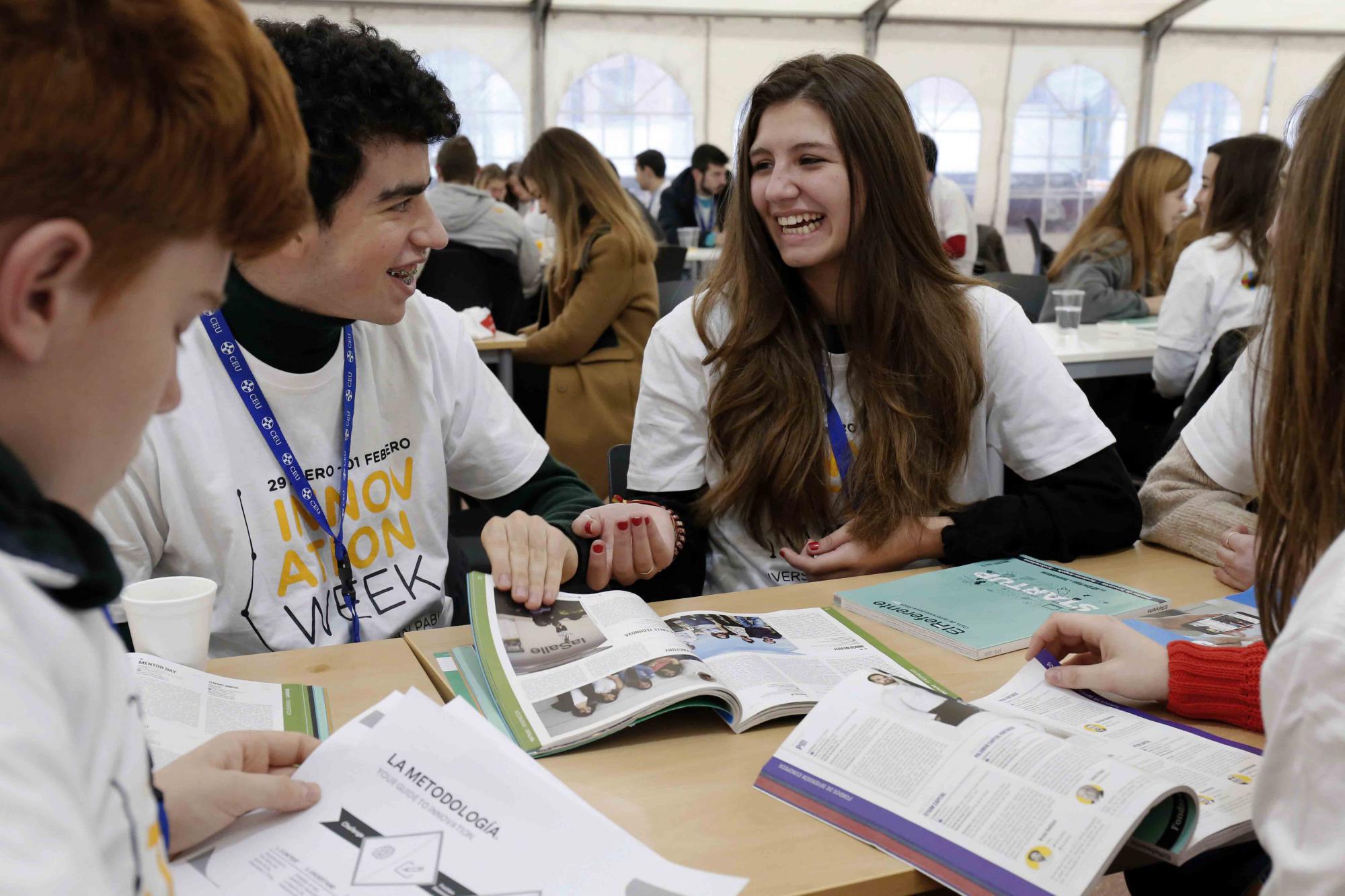 SONY-PlayStation Talents e IBERIA retan a los alumnos del CEU en el Hackathon de la Innovation Week