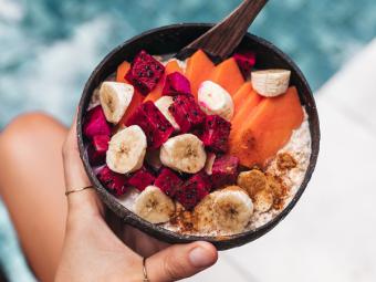 Desayunos ligeros para no estar hinchado en la piscina