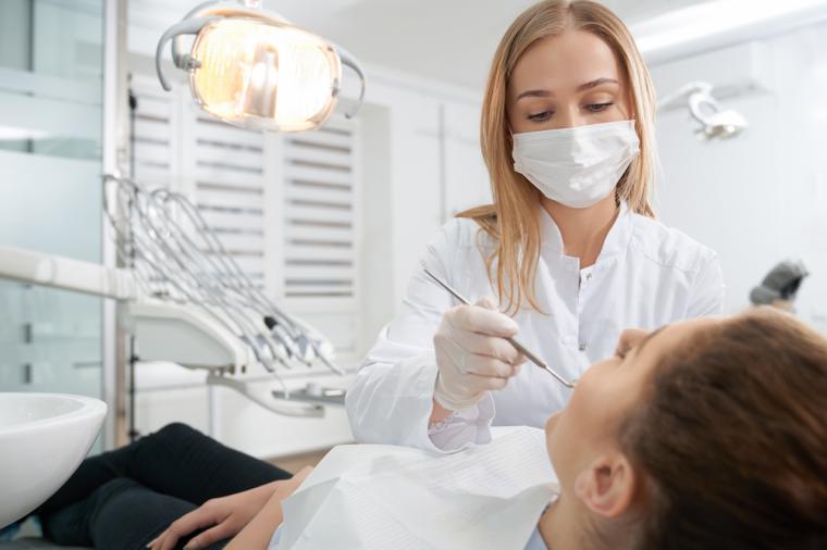 Los españoles no van al dentista ni una vez al año