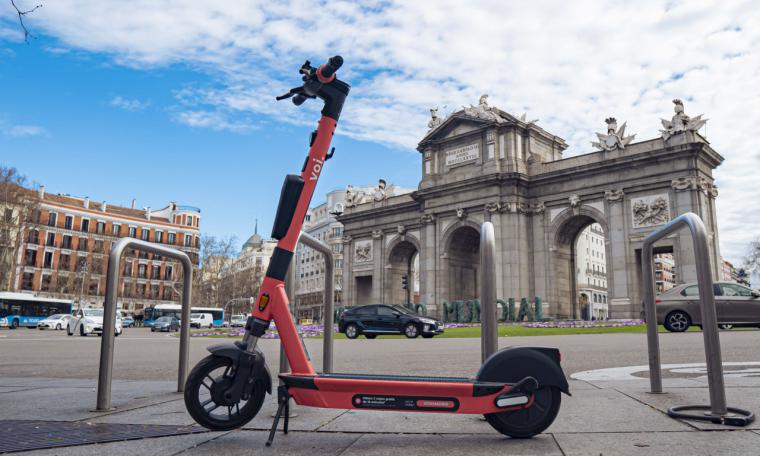 Casi un 30% de los madrileños ha reducido drásticamente su uso del coche gracias a los patinetes