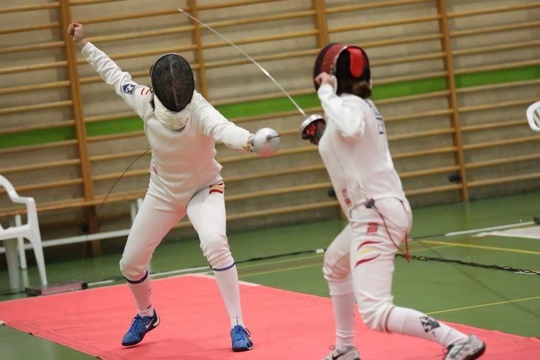 Martina Torrego, del Club Esgrima Pozuelo, logra el triplete tras ganar la plata en el torneo nacional sub-17