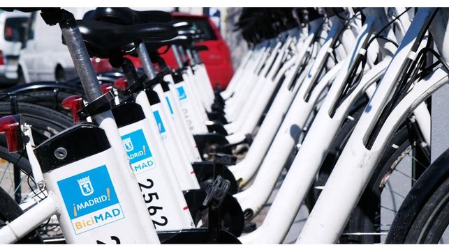 El PSOE reclama de nuevo la puesta en marcha de un sistema de alquiler de bici eléctrica