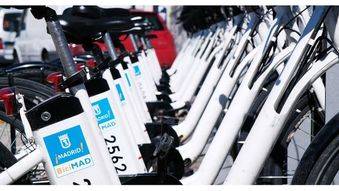 El PSOE propone impulsar un servicio de alquiler de bicis eléctricas