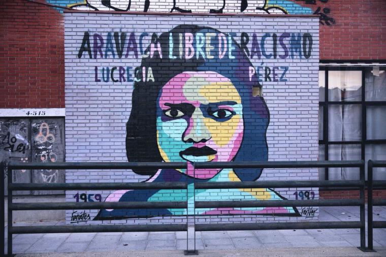El Ayuntamiento de Madrid aprueba que el Mural de Lucrecia Perez, se quede en la Plaza Corona Boreal de Aravaca