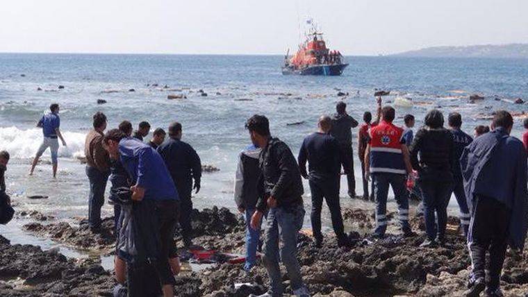 ¿Puedes ayudar a Cruz Roja a asistir a 200.000 personas migrantes en Grecia?