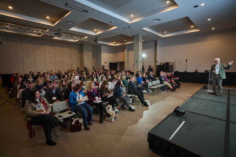 Los sistemas educativos no funcionarán si no tienen en cuenta el contexto y a las personas