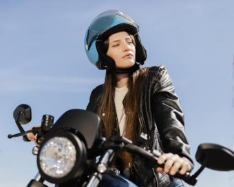 ¿Qué factores pueden influir en el precio de un seguro de moto?