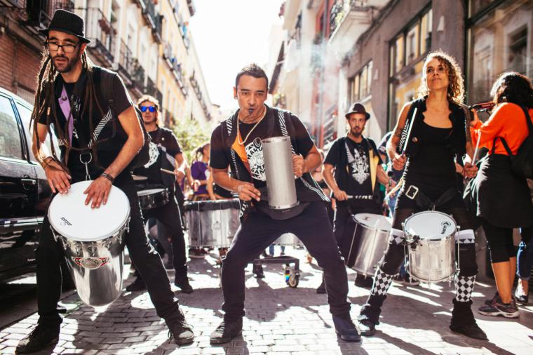 28 bandas fusionan raíces brasileiras, latinoamericanas y europeas.