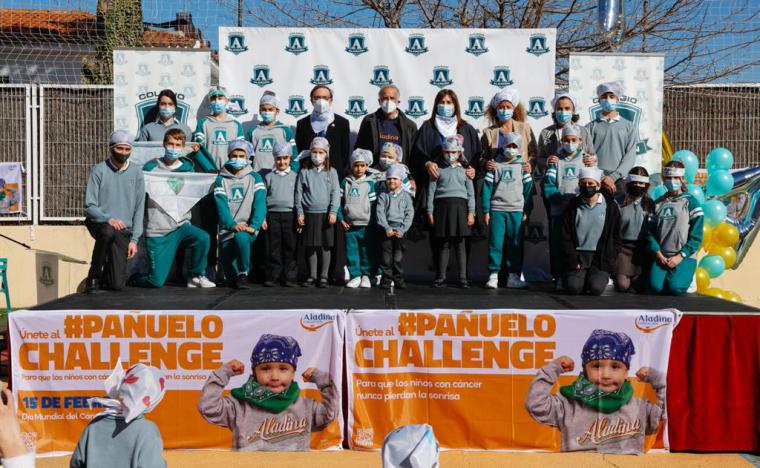 Pozuelo de Alarcón se suma a la campaña #PañueloChallengeAladina para homenajear a los niños y adolescentes con cáncer