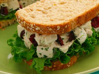 Celebra el Día Mundial del Sándwich con esta opción rica y llena de proteínas