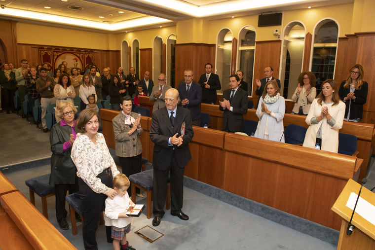 Medalla de Honor de Pozuelo de Alarcón al concejal Manuel Allende