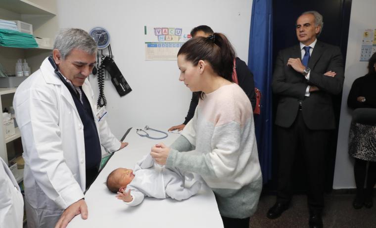 La Comunidad desarrolla un programa para que el Hospital cite al recién nacido con su Centro de Salud antes del alta hospitalaria