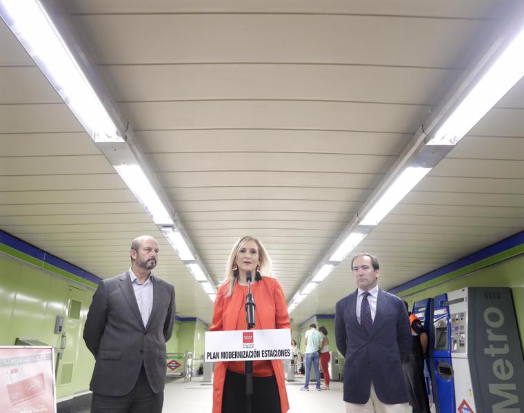 Cifuentes presenta las primeras estaciones de Metro remodeladas