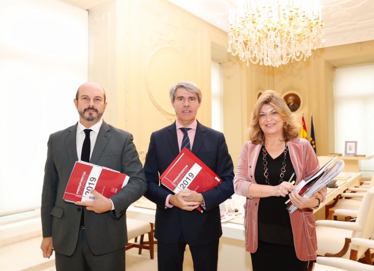 La Comunidad de Madrid eliminará la lista de espera para la dependencia en 2019