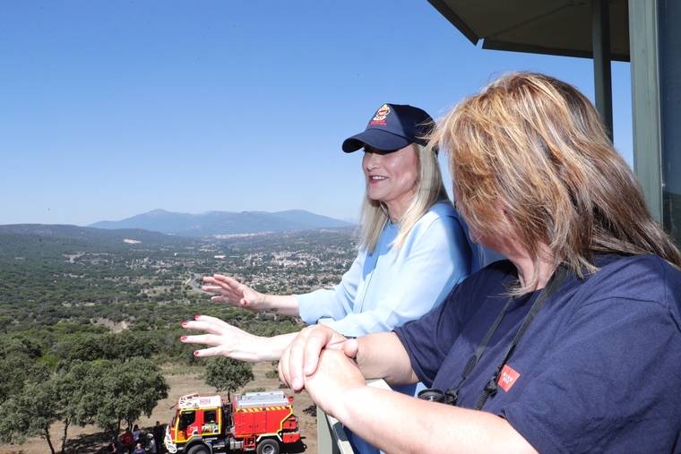 Cifuentes pide a los madrileños colaboración para detectar y prevenir incendios forestales