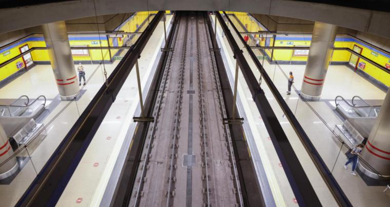 Las obras de renovación en la línea 8 de Metro afectarán a lass estaciones de Colombia y Mar de Cristal