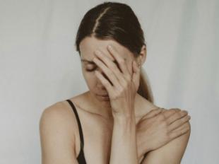 El acné no es solo cosa de adolescentes: causas, prevención y tratamientos