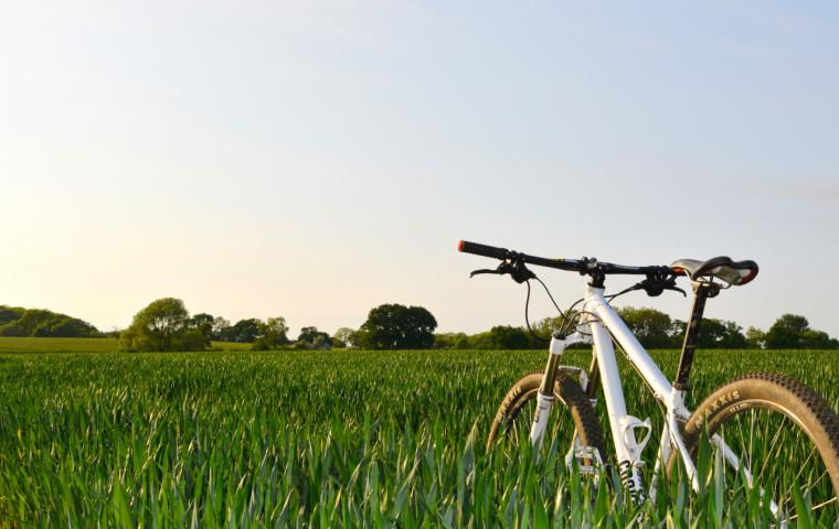 El material Imprescindible para una ruta en Mountain Bike