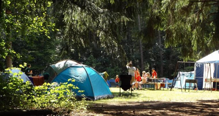 La Comunidad de Madrid ofrece este verano casi un millar de plazas en campamentos para jóvenes para fomentar el compañerismo y la convivencia