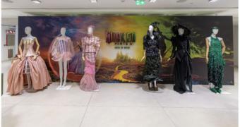 Las promesas del diseño del CSDMM-UPM reinterpretan el vestuario de las protagonistas de la película