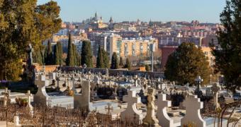 Visitas a cementerios singulares de la región por el Día de Todos los Santos