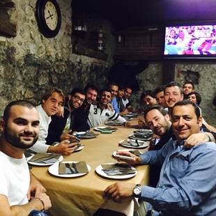 Cena de Equipo. Fútbol del aperitivo a los postres.