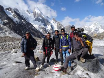 Proyecto solidario Karakórum. Dona portátiles, salva vidas.