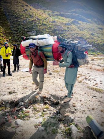 Proyecto solidario Karakórum. Dona portátiles, salva vidas.