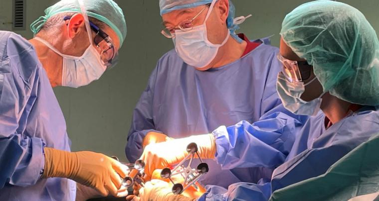 El Hospital público La Paz de la Comunidad de Madrid consolida su programa de cirugía robótica en prótesis de rodilla