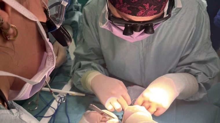 Éxito en la corrección de una malformación cardíaca en un bebé prematuro en Burgos