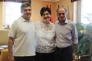 Miguel Ángel Delgado, secretario general de CCOO del Ayuntamiento de Pozuelo junto a Susana Pérez Quislant y Diego de Arístegui