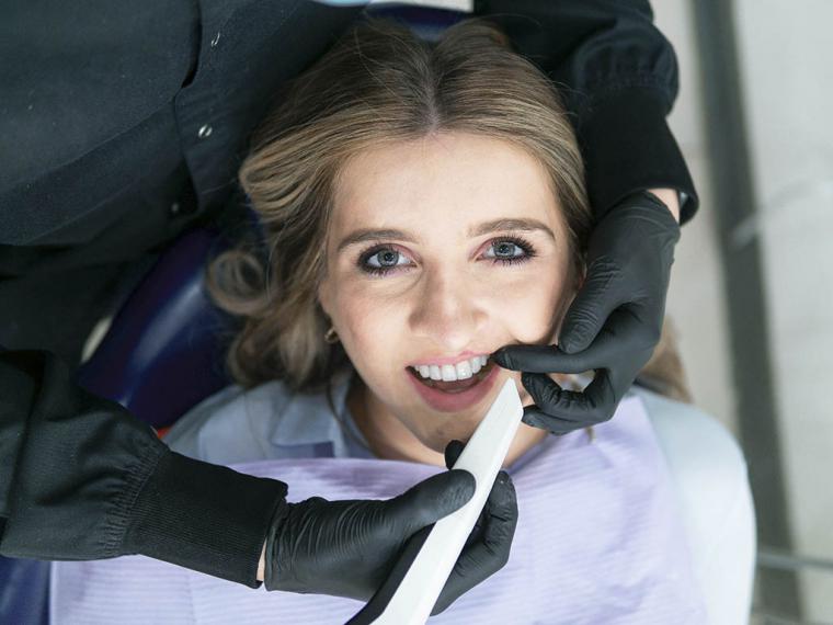Miedo al dentista: ¿Es posible una cirugía dental sin dolor ni ansiedad?