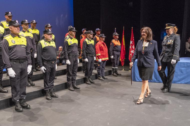La alcaldesa pone en valor el trabajo de la policía de Pozuelo que convierte a la ciudad en una de las más seguras de España