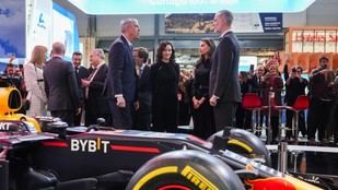 Díaz Ayuso y los Reyes inauguran FITUR 2026 en Madrid