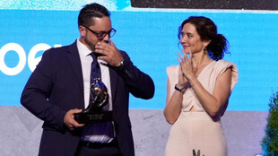 Díaz Ayuso premia a héroes del altruismo en gala solidaria en Brunete
