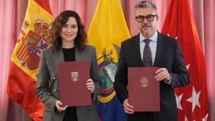Díaz Ayuso firma acuerdo en Quito para facilitar la acreditación profesional de ecuatorianos en Madrid
