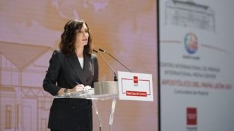 Díaz Ayuso destaca el honor de recibir al Papa en España