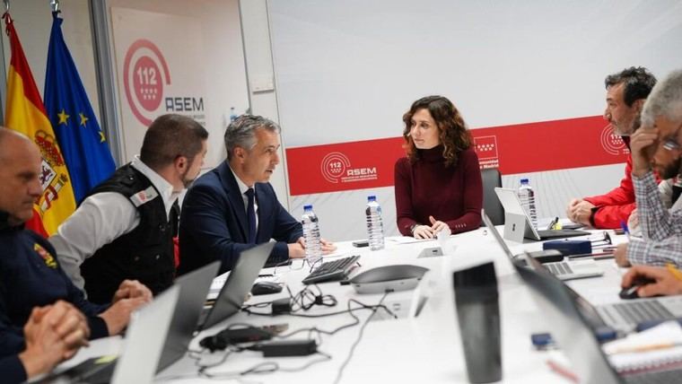 Díaz Ayuso garantiza apoyo a alcaldes tras las recientes lluvias en Madrid