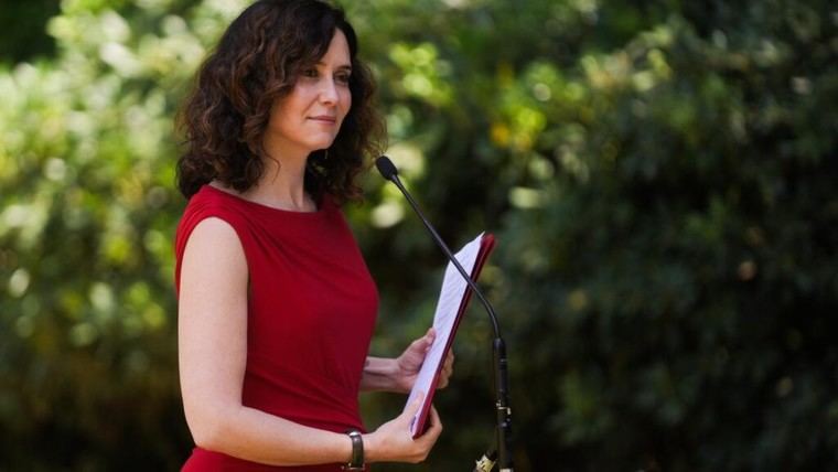 Díaz Ayuso defiende la universidad privada y critica la gestión de la inmigración
