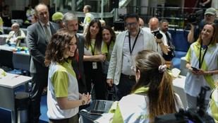 Díaz Ayuso inaugura el Centro Internacional de Prensa para la visita del Papa en Madrid
