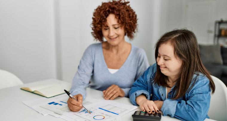 Se aprueban 670.000 euros para familias cuidadoras de personas con discapacidad intelectual