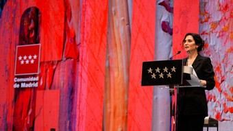Díaz Ayuso rinde homenaje a Vargas Llosa y entrega los Premios de Cultura 2025