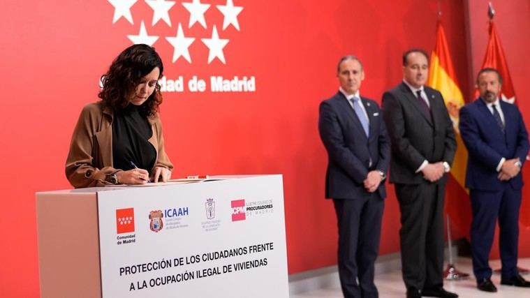 Díaz Ayuso impulsa asesoramiento legal gratuito para víctimas de ocupación ilegal de viviendas