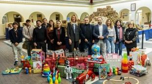 Ayuntamiento de Pozuelo entrega juguetes donados por más de 200 familias
